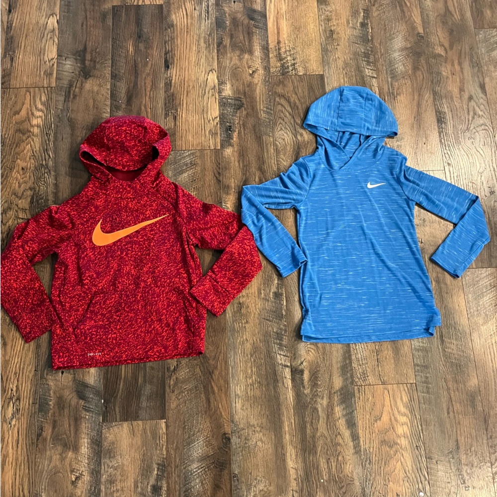2 boys Nike hoodies/shirts size small